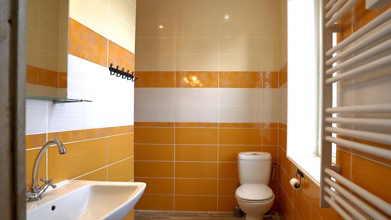 Au Chapitre Bed & Breakfast Rozoy-sur-Serre Екстериор снимка